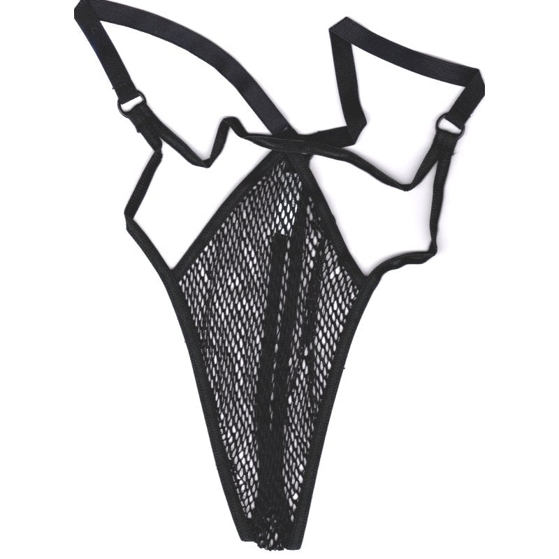 String femme en résille noire, lingerie sexy transparente et confortable.