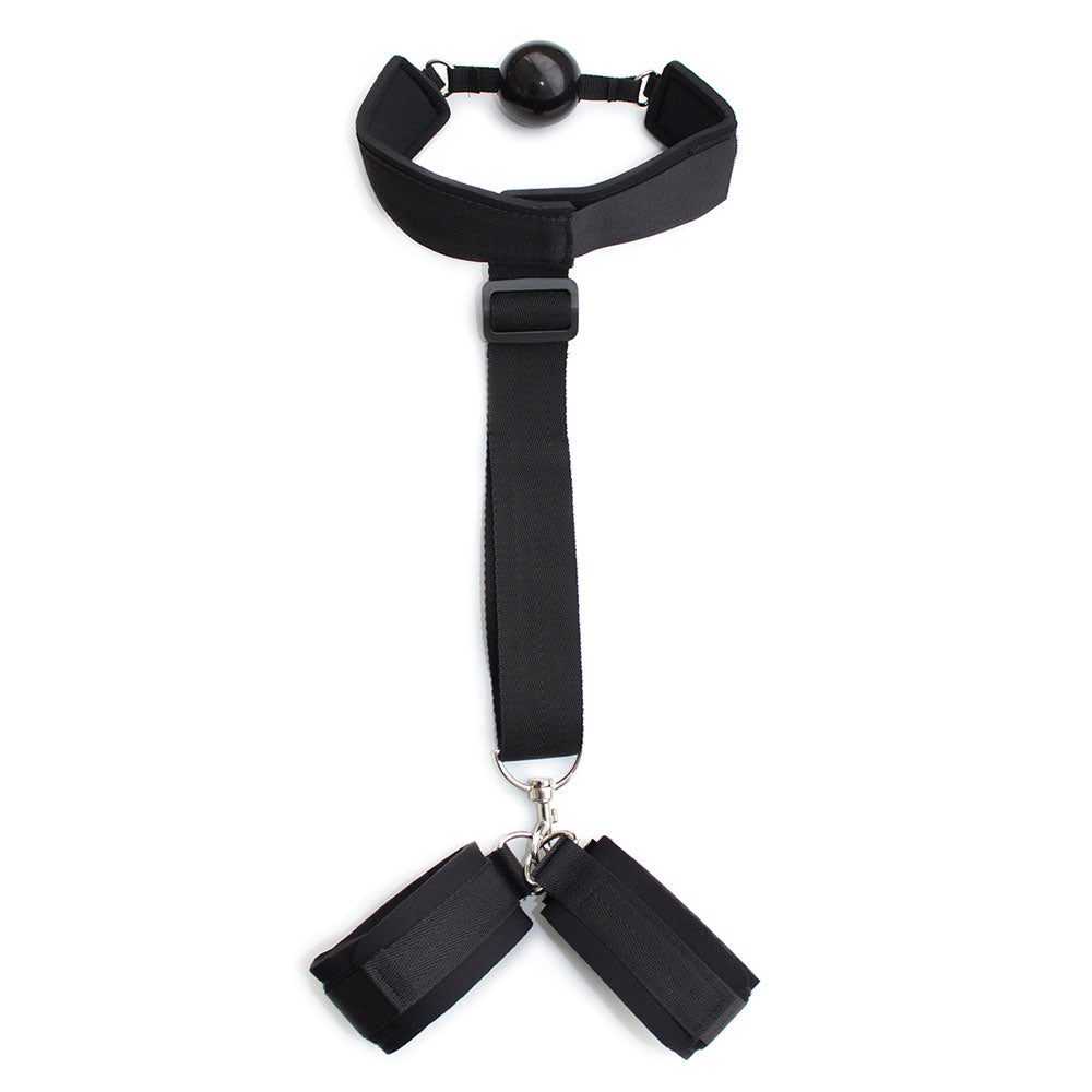 1.	Bâillon à balle noir avec attache poignets réglable en nylon