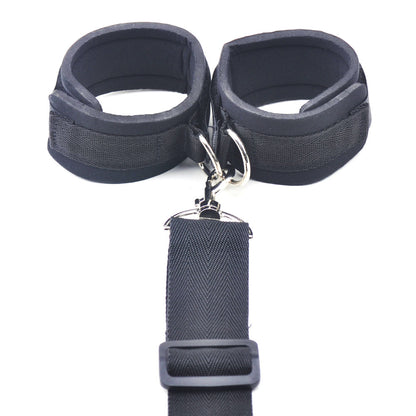 2.	Accessoire Bondage avec bâillon à balle et sangles de poignets