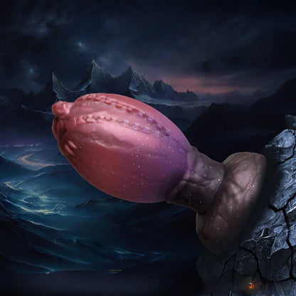 Sextoy anal en silicone avec base sécurisée et finition détaillée.