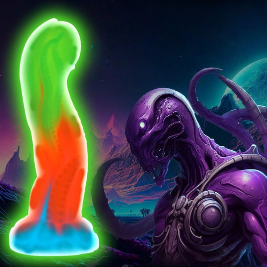 Godemichet fantasy audacieux en silicone médical avec motif de tentacules et ventouses texturées, effet phosphorescent.