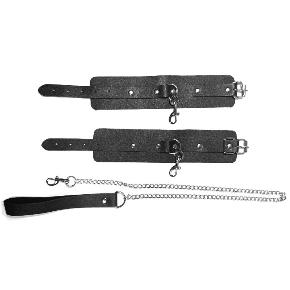 3.	Vue de face du harnais soutien-gorge BDSM noir